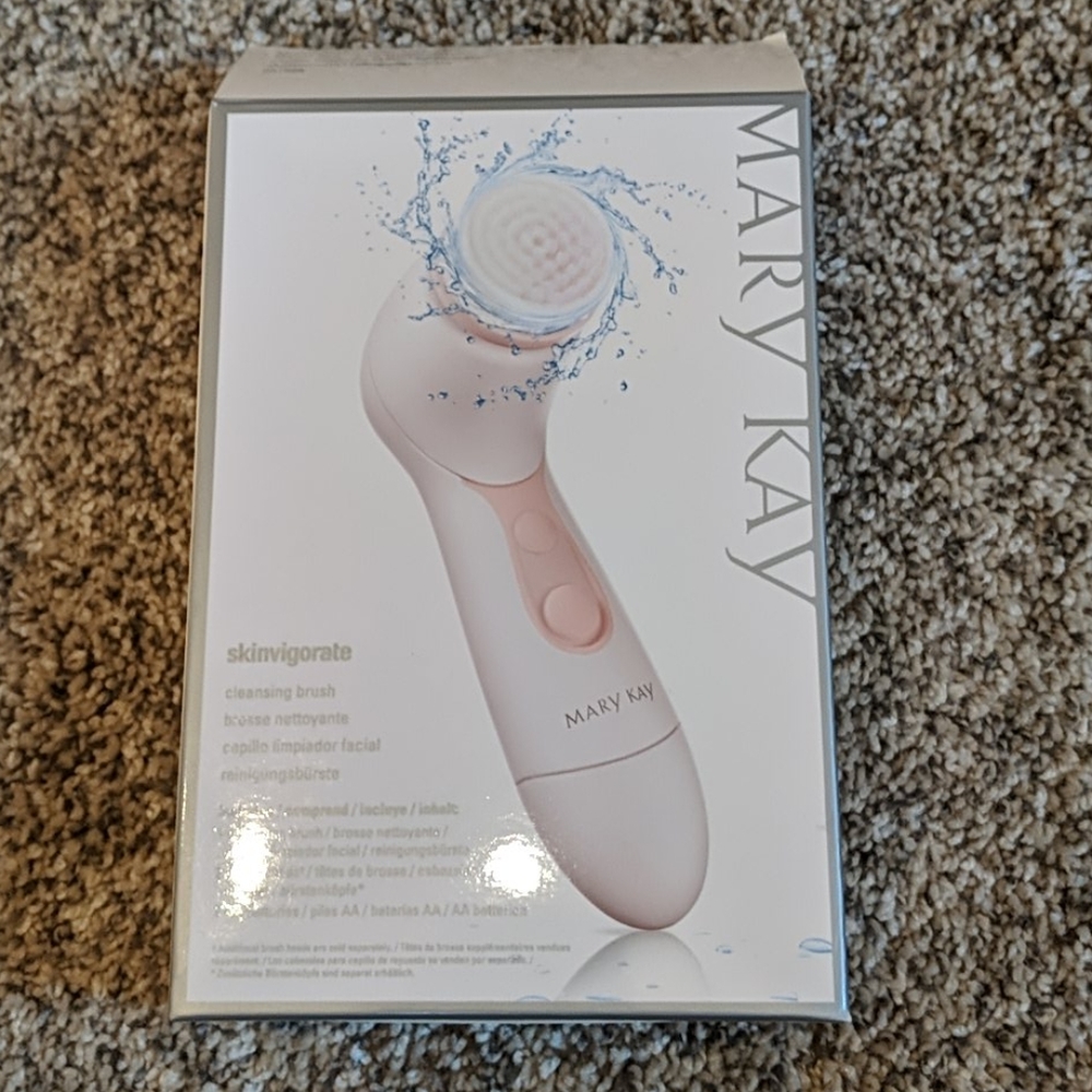 Mary kay Skinvigorate cleansing brush